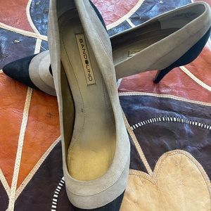 Bandolino black with two ton brown suede pumps